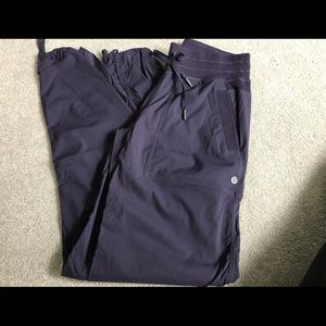 Lululemon Dance Studio Pant Sz. 4 Dark Purple EUC